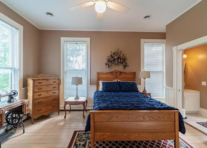 Maid'S Quarters