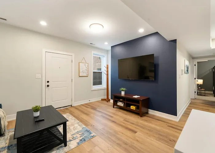 Charming Chicago Apt