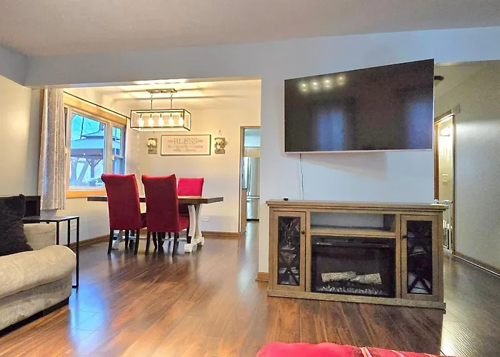 3 Bedroom 3 Bath Lovely Home In Aurora Il