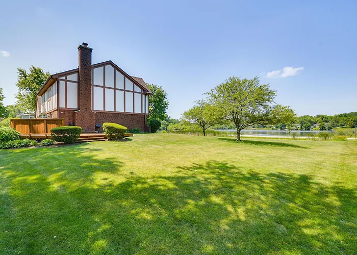 Bike & Kayak: Lakefront Prospect Heights Home