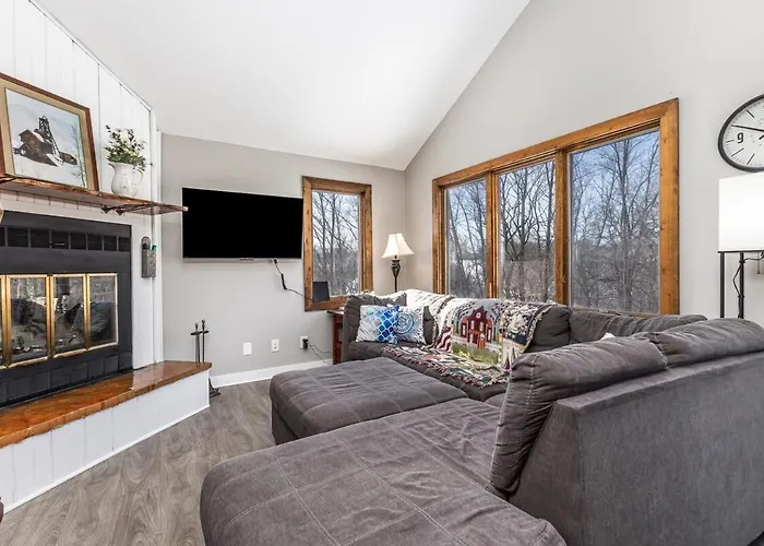Cozy Retreat At Farmstead