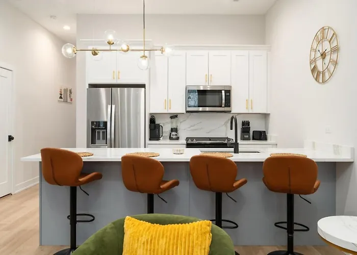 Modern 3BR Stay Near DT CHI