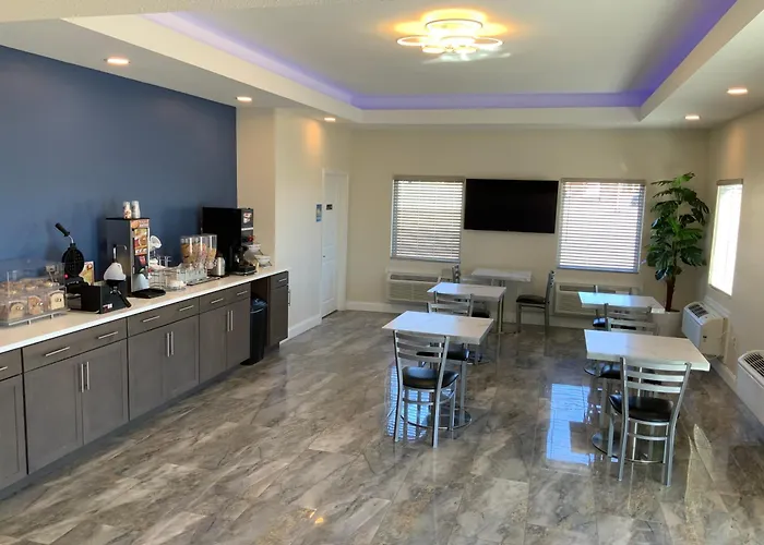 Days Inn By Wyndham Troy Il