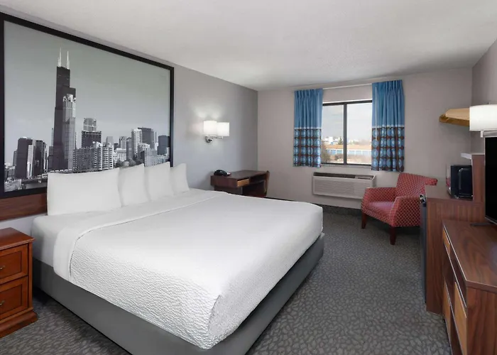 Super 8 By Wyndham Romeoville Bolingbrook