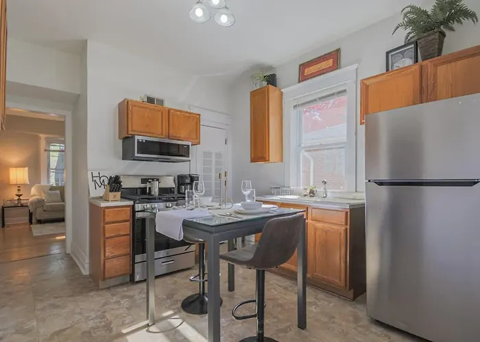 Peaceful One Bedroom Home Near Chicago