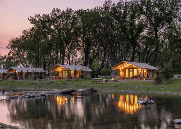 Sankoty Lakes Resort - Cabins & Rv Park - Peoria Spring Bay