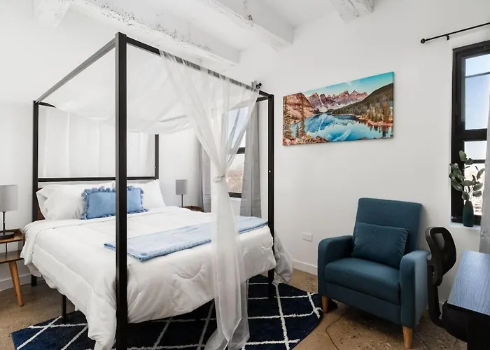 Elegant Style Loft Montrose Beach Rooftop Wfh Gym