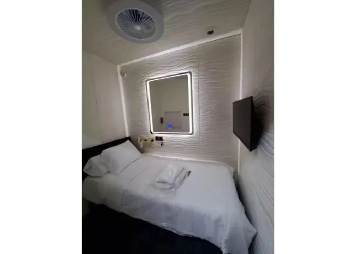 Budget-Friendly Stay And Free Coffee Downtown