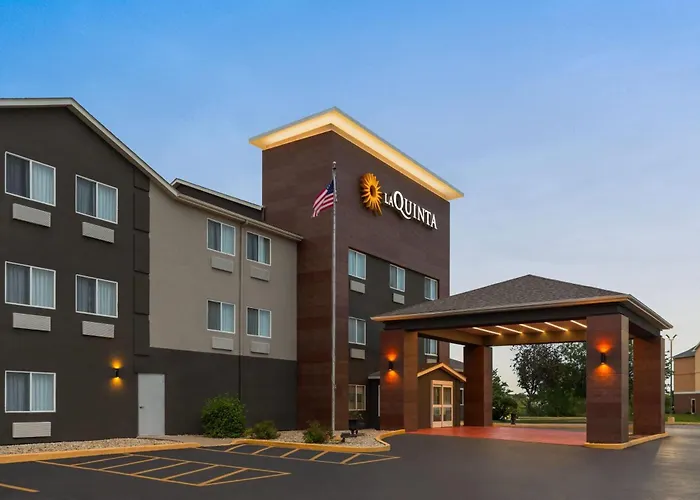 La Quinta Inn & Suites By Wyndham Peru Starved Rock St Park
