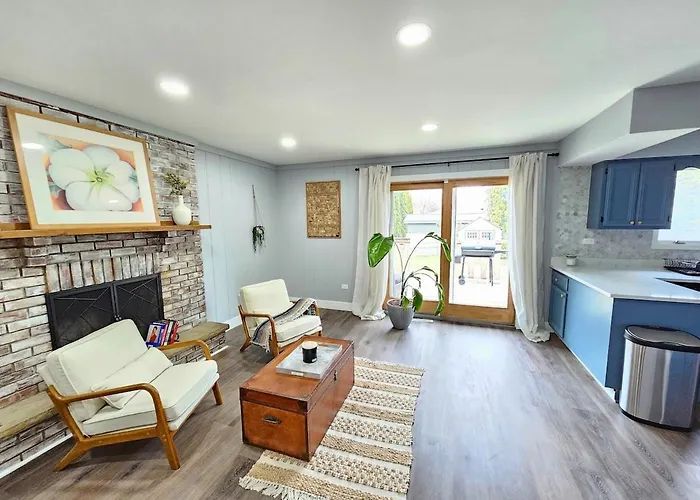 Modern 4Br Near Six Flags & Naval Base