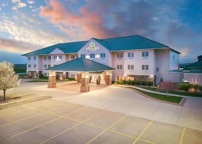 Green Mill Village Hotel & Suites, BW Signature Collection