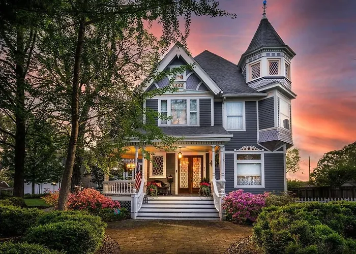 Magical Victorian Near Hiking Wine Trail