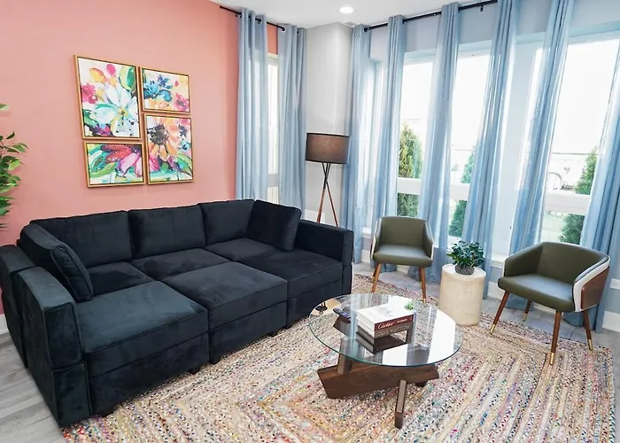 Cozy 3Br Retreat Sleeps 8 With Free Parking Near University Of Illinois Chicago, Medical District & West Loop