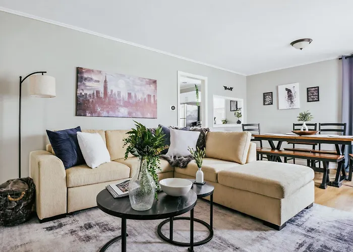 Charming & Cozy Getaway - A Heroic Stay Awaits!