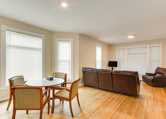< 1 Mi To Main St: Quiet Apartment In Galesburg!