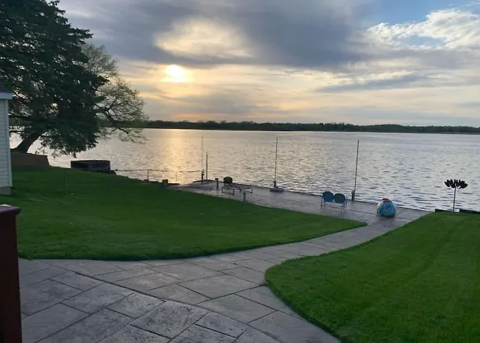 Captain'S Quarters Lake Life Dream Home
