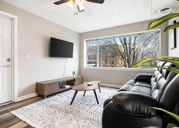 Chic And Comfortable 1Br Apartment Near Bradley U