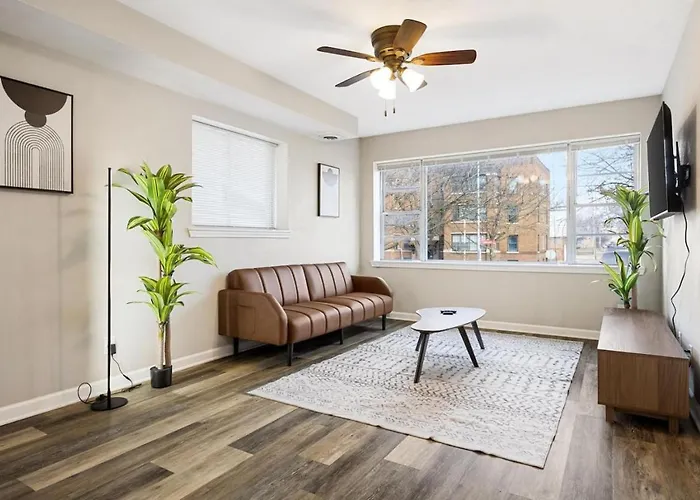 A Trendy Escape Close To Downtown Peoria
