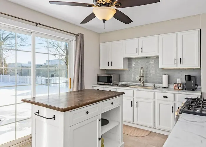 Glen Living A Family 3 Bd In Central Peoria