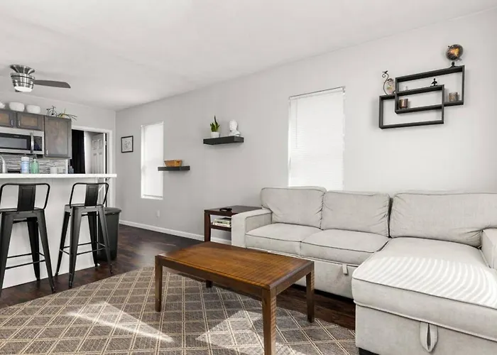 Cottage On Duryea - Cozy 1Bd Home In The Heights