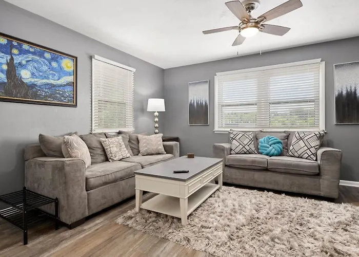 2Bd In Bartonville Close To Dt Peoria