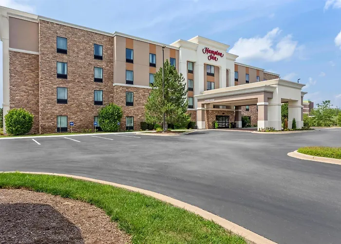 Hampton Inn Dekalb - Near The University