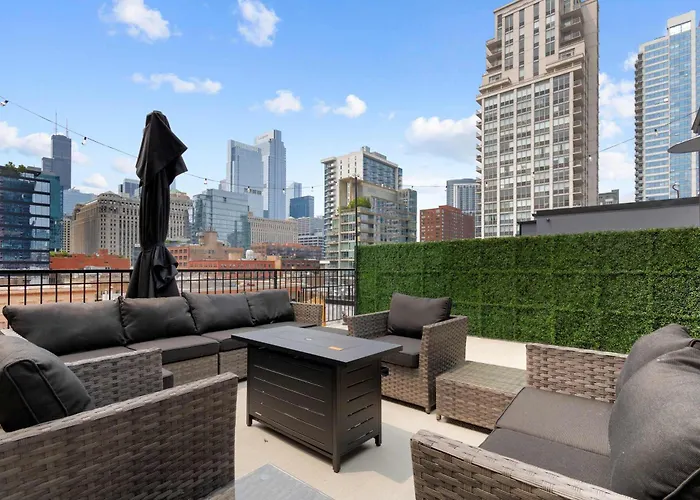 River North Private Deck With In And Out Parking