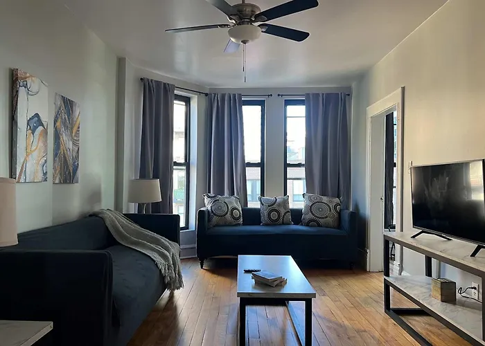South Loop 3 Bedroom Apt