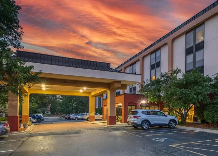 Surestay Plus Hotel By Best Western Chicago Lombard
