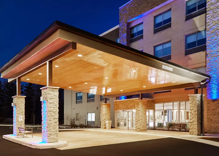 Holiday Inn Express & Suites Chicago North Shore - Niles By Ihg