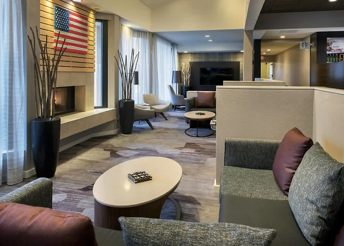 Courtyard By Marriott Chicago Waukegan / Gurnee