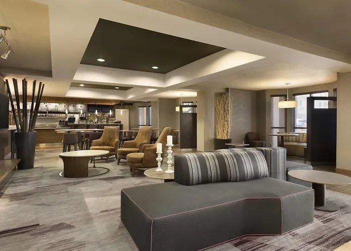 Courtyard By Marriott Bloomington Normal