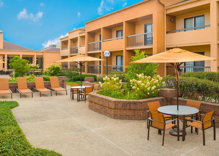 Courtyard Chicago Deerfield