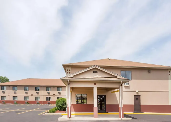 Super 8 By Wyndham Rock Falls Sterling Area