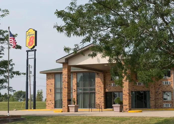 Super 8 By Wyndham Staunton