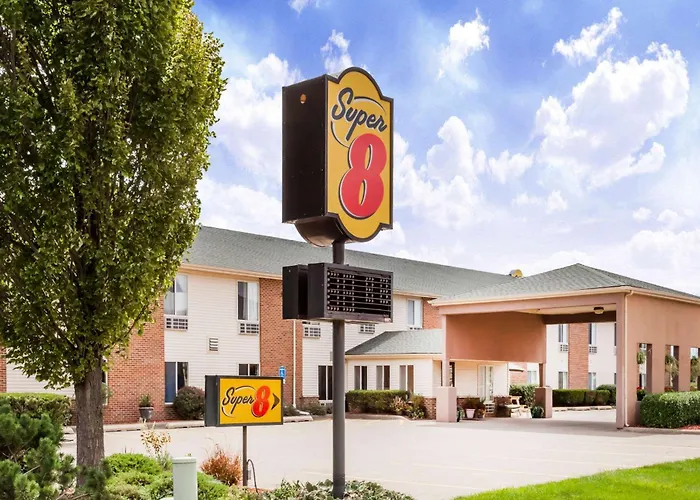 Super 8 By Wyndham Pekin/Peoria Area