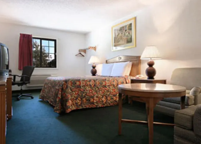 Travelodge By Wyndham Waukegan Gurnee