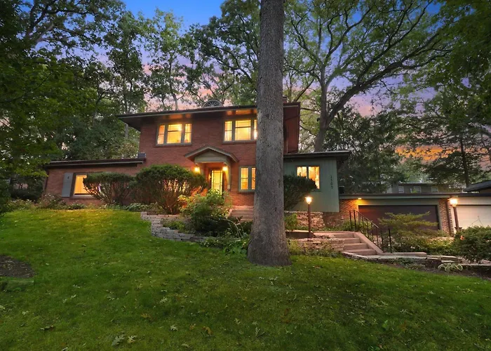 1920S Cottage | Hot Tub | Game Room | Fire Pit