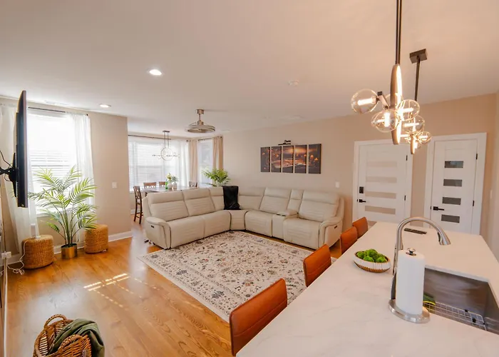Luxury Stylish 3Br Home Minutes From Downtown