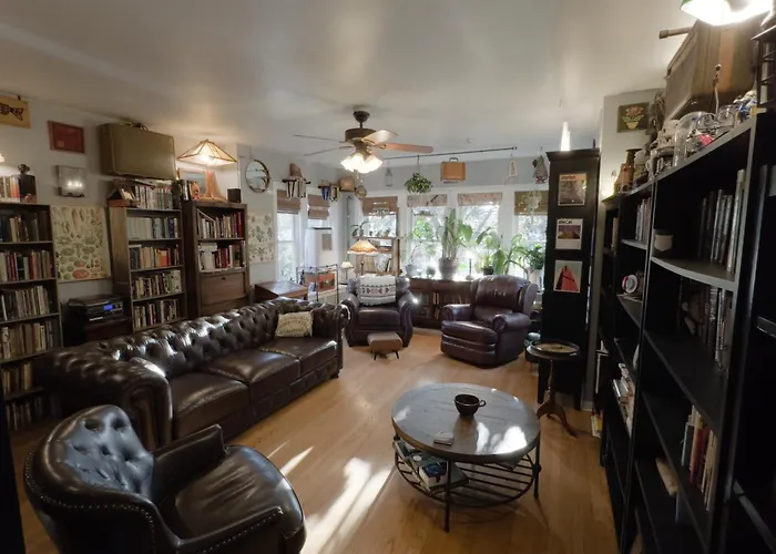 Tranquil Library 2Brm 1Bath Private Eclectic Apt At Solar Lodge