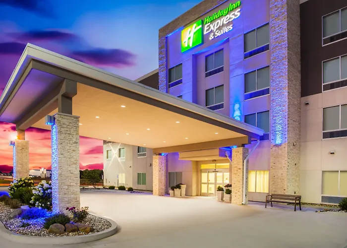 Holiday Inn Express & Suites Litchfield By Ihg