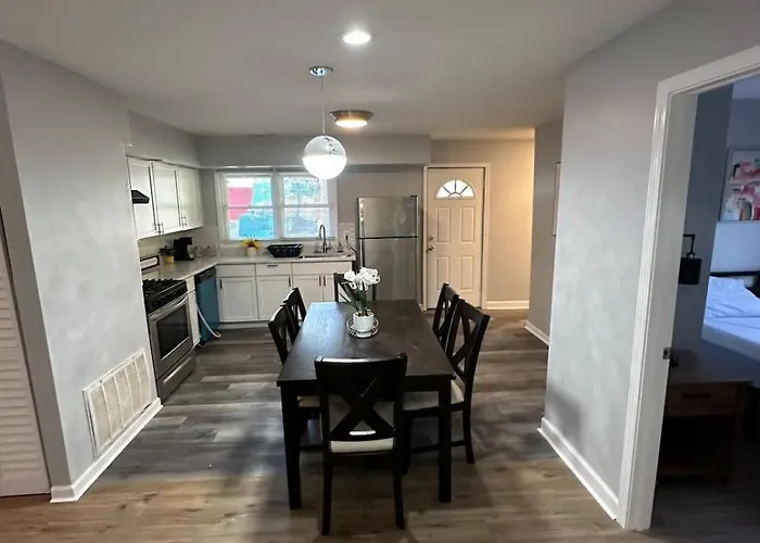 Ranch Single Level Home Near Downtown Tinley Park