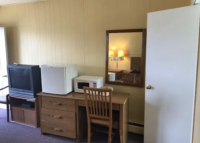 Crest Motel