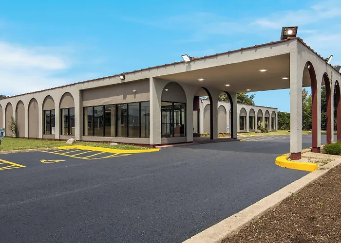 Hometowne Studios By Red Roof And Conference Center Chicago - N Aurora Naperville