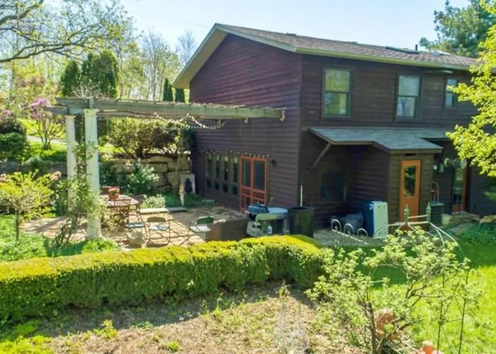 Charming Vacation Rental In A Mississippi Valley Bed And Breakfast In Elizabeth, Illinois