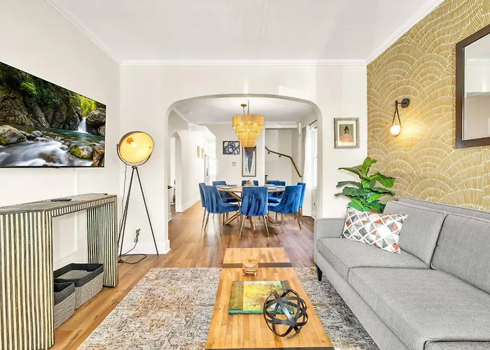 Sleeps 10 + Coffee Bar + Game Room + Train To Chgo