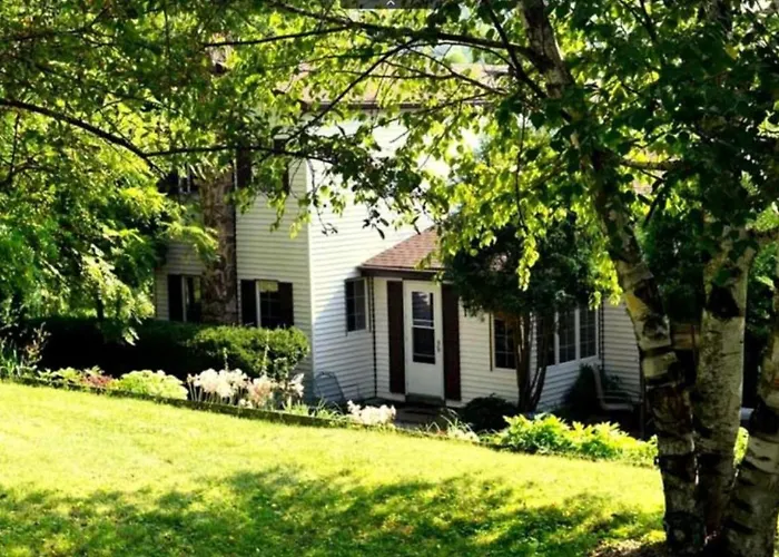 Countryside Vacation Rental With A Private Hot Tub In Jo Daviess County, Illinois
