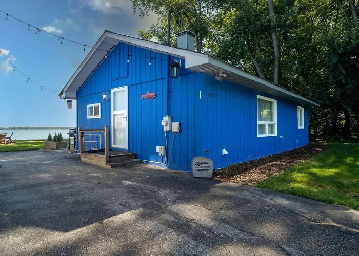 The Jackson Cottage On Grass Lake Waterfront 2 1 Nautical Cottage With Hot Tub Firepit & Year-Round Fun
