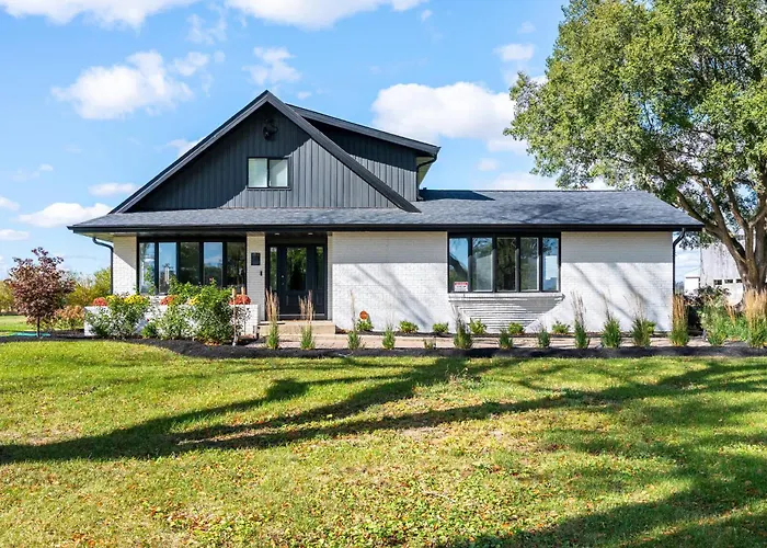 Private 4Br Estate On 11 Acres, Game Room, Near Hospitals & Casino