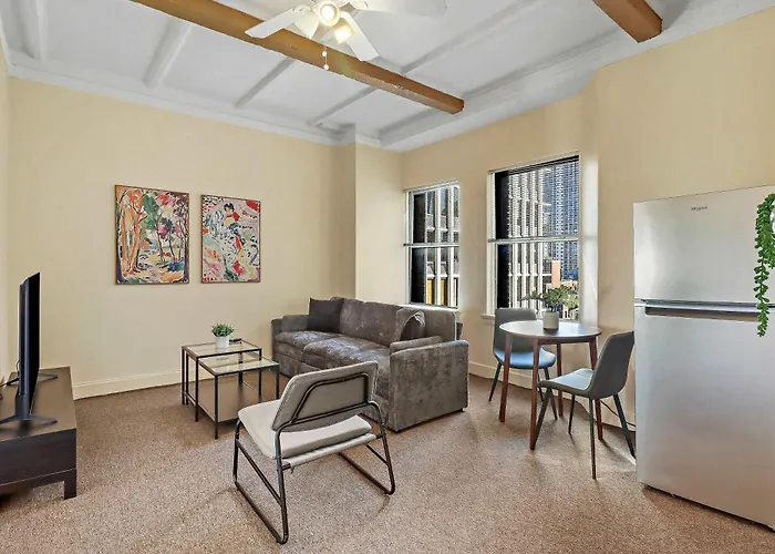 City Life Simplified & Furnished 1Br - Sp 1110